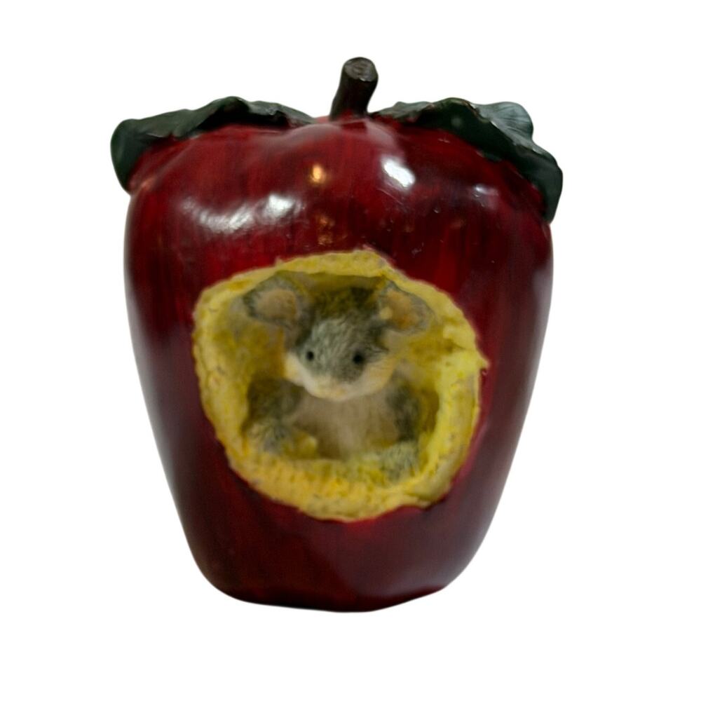 Mouse in Apple Gift Innovations 1996 Resin Figure vintage home decor kitchen